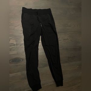 Lululemon dance studio jogger size 6